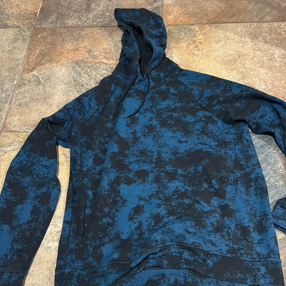 lululemon men’s sweatshirt